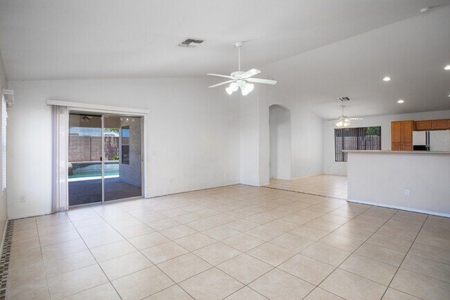 Foto del edificio - 12542 W Jackson St