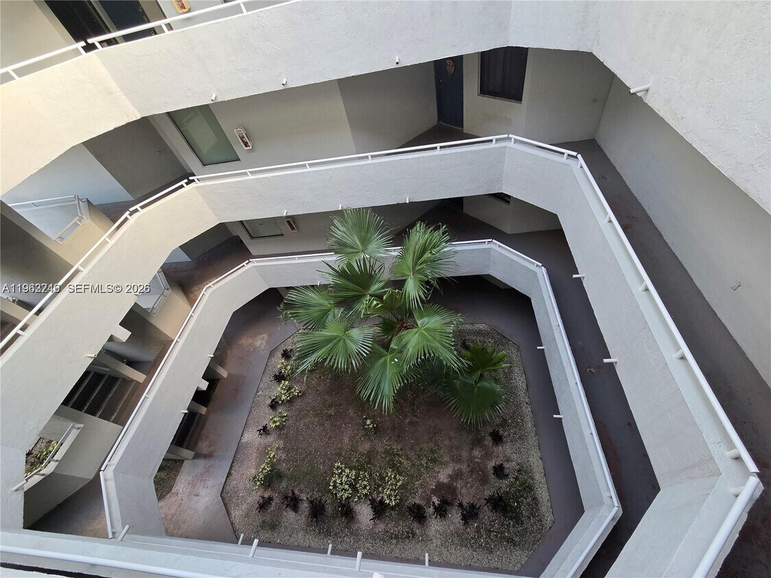 Foto del edificio - 8205 SW 152nd Ave