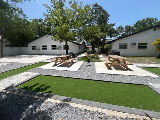 Foto del edificio - 4513 W McElroy Ave