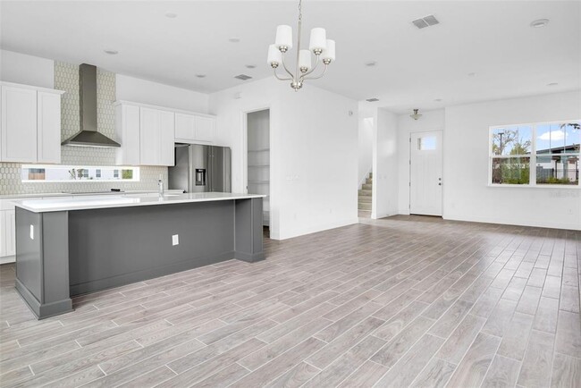 Foto del edificio - 6492 Barnstorm Wy