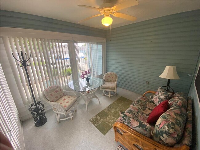 Foto del edificio - 1714 Moreno Pl