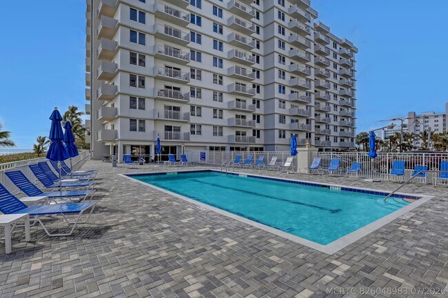 Foto del edificio - 3221 S Ocean Blvd