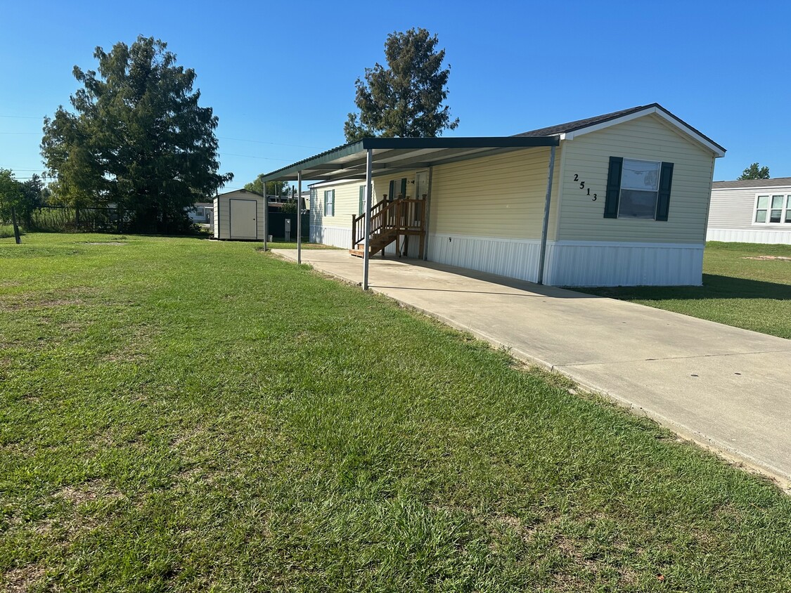 Primary Photo - 2513 N Flounder Dr