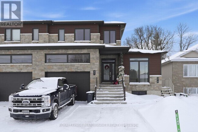 Building Photo - 31 Marcel St