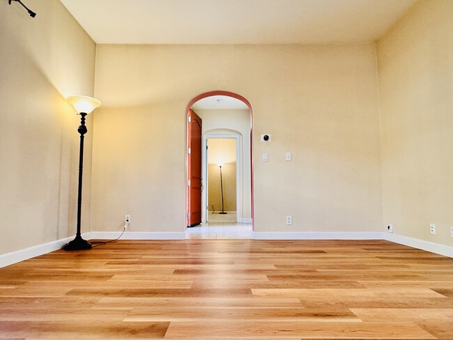 Building Photo - 2652 Basswood Dr