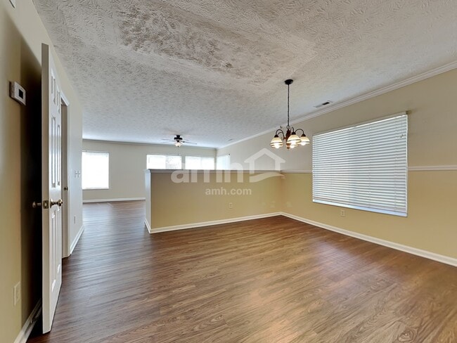 Building Photo - 9937 Whispering Pine Dr