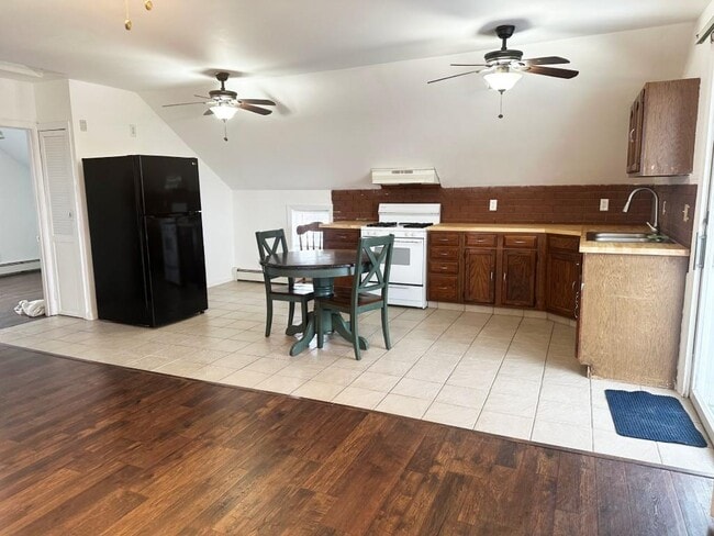 Foto del edificio - 78 Memorial Dr