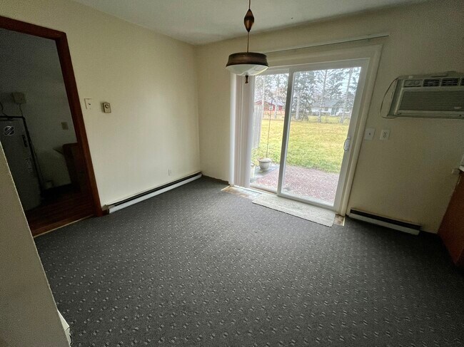 Foto del edificio - 2223 Welch Dr