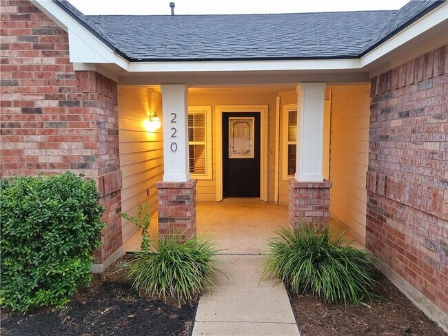 Building Photo - 220 Yaupon Cove