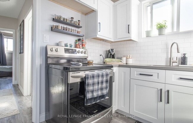 Building Photo - 203 Oshawa Blvd S