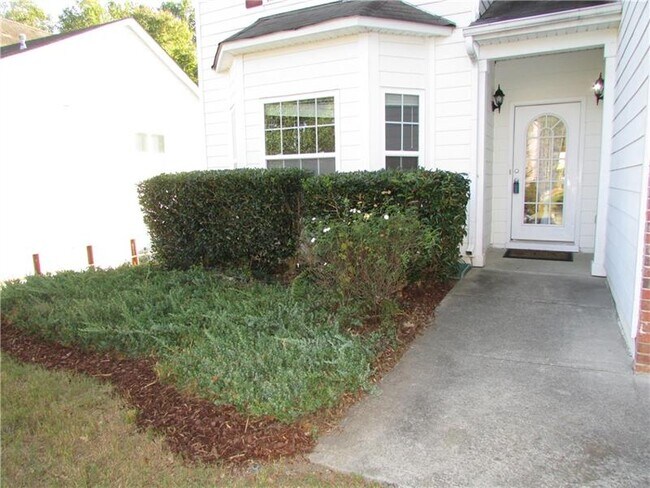 Building Photo - 425 Rockbass Rd