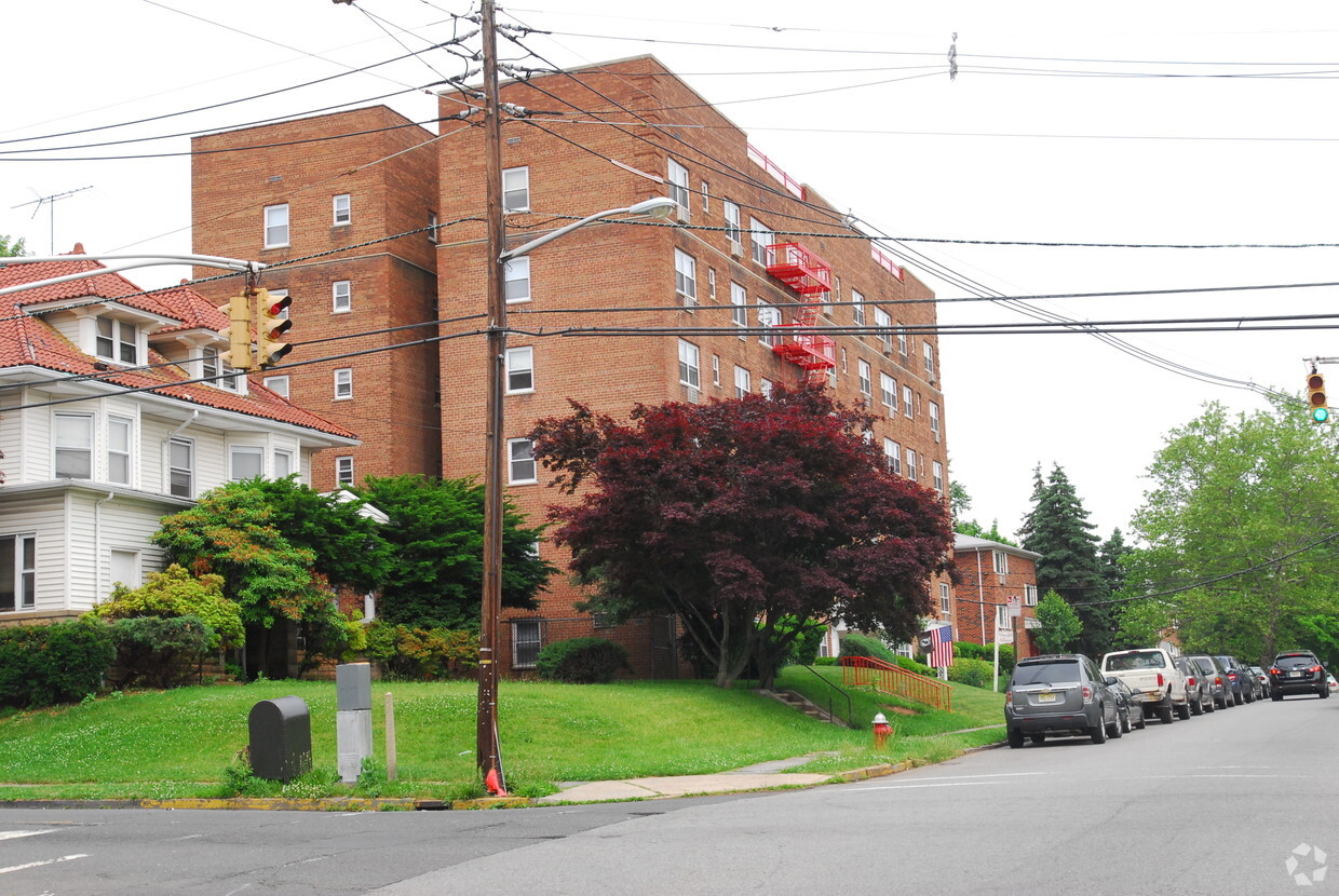 Primary Photo - Cherry Hill Towers