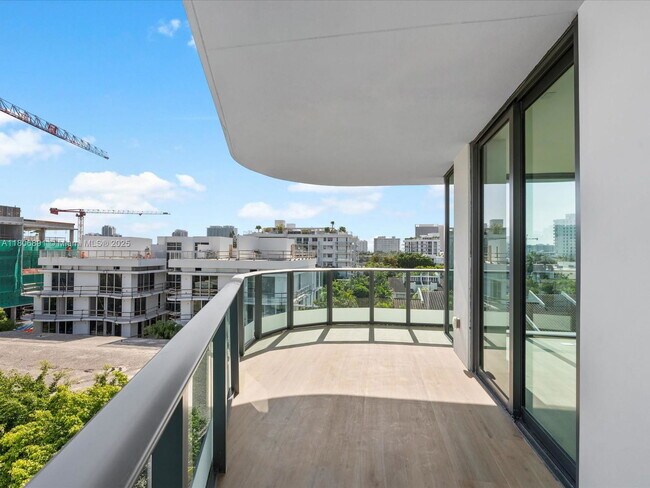 Foto del edificio - 9901 W Bay Harbor Dr
