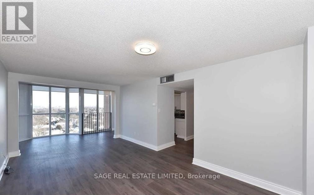 Photo principale - 5795 Yonge St