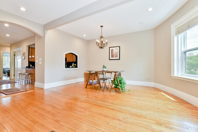 Foto del edificio - 1011 Beacon St