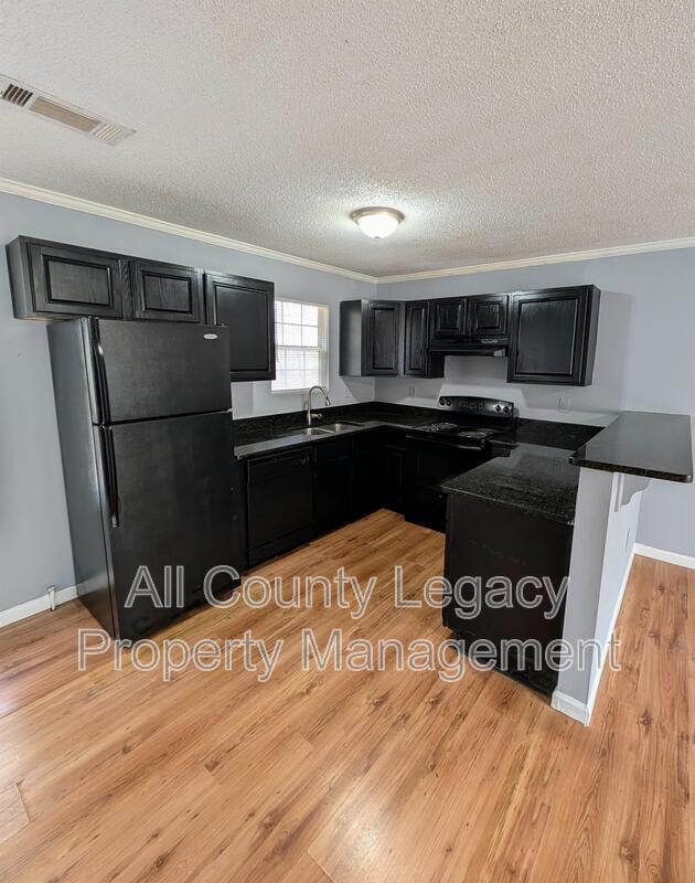 Building Photo - 4677 Lois Dr