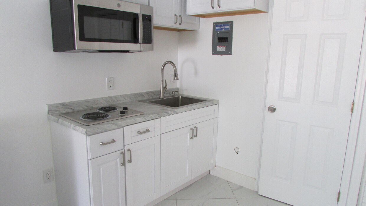 Primary Photo - 1111 SW 31st St