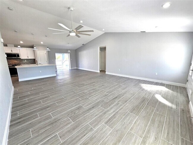 Building Photo - 7301 Mineola Rd