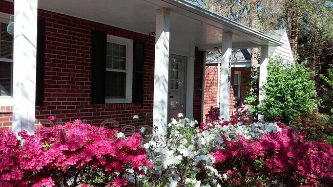 Foto del edificio - 4819 Earlston Dr