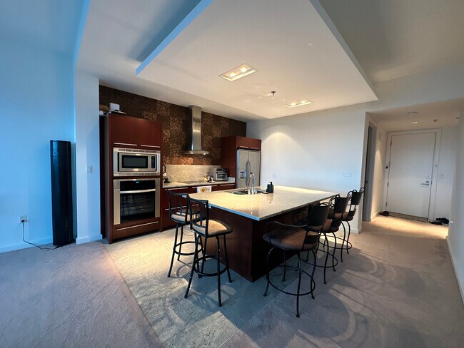 Building Photo - 4471 Dean Martin Dr