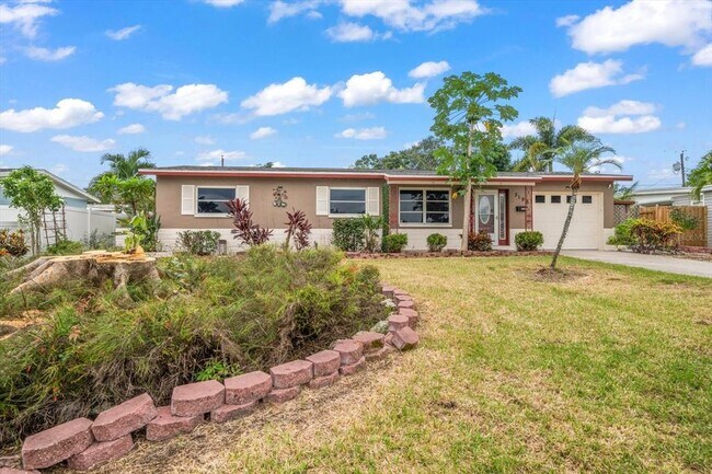 Foto del edificio - 3196 70th Ln N