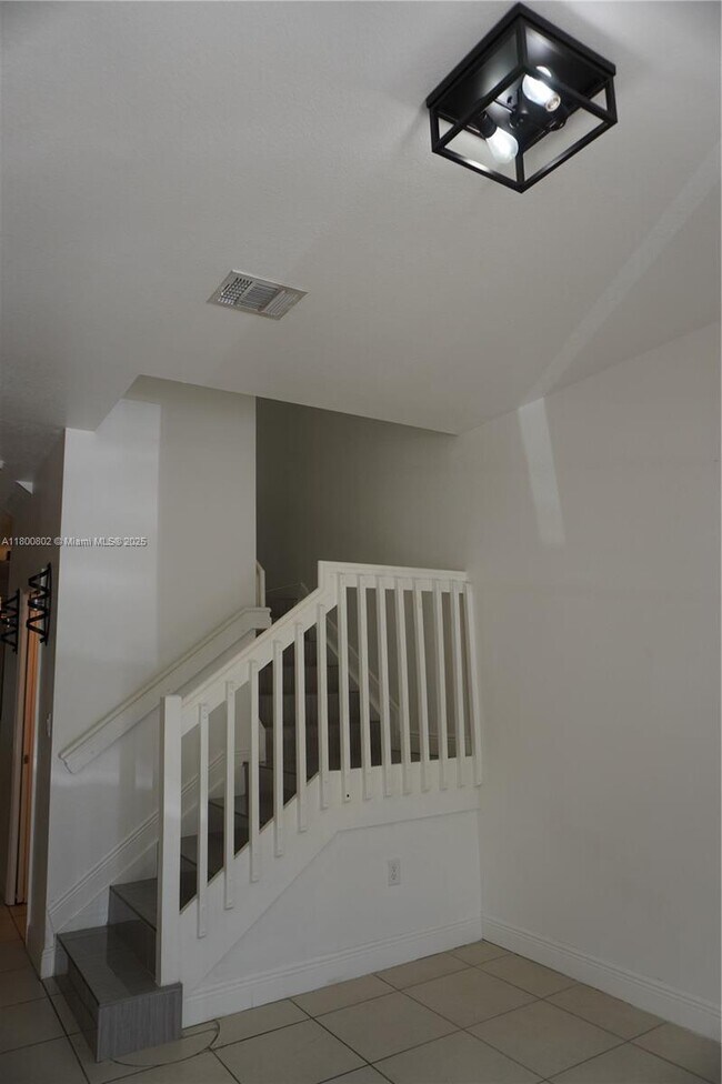 Foto del edificio - 21416 NW 13th Pl