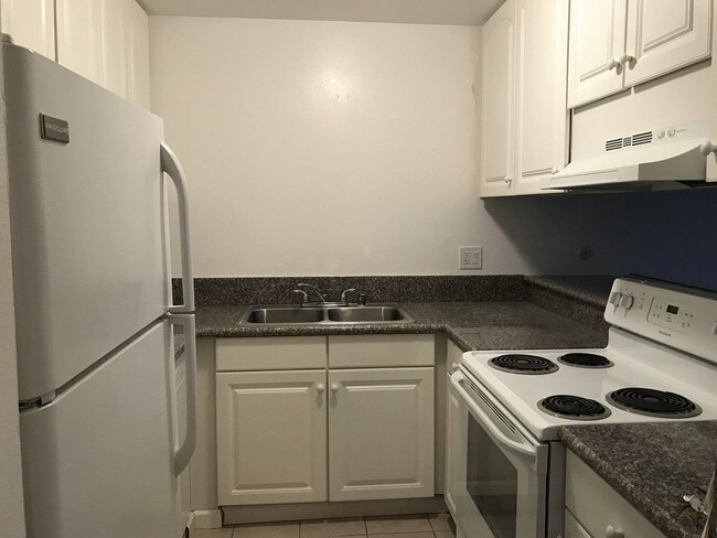 Foto del edificio - 376 Juniper Ave