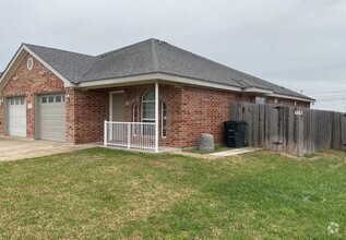 Building Photo - 5010 Heather Ln
