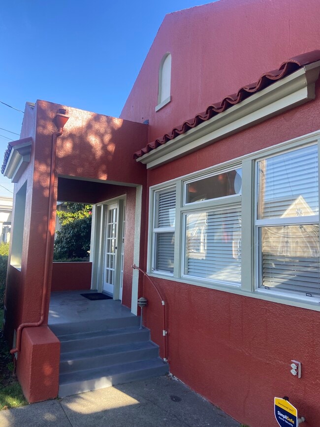 Building Photo - 3145 E St