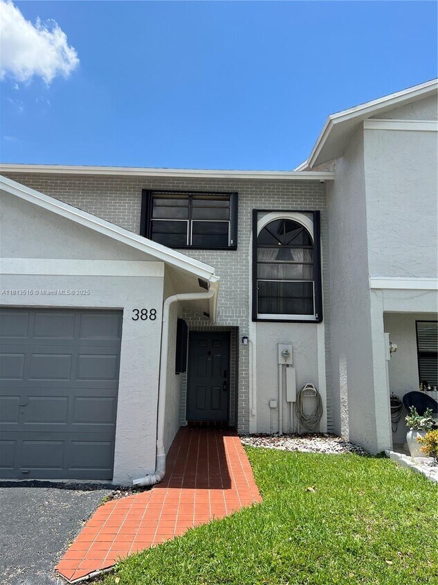Foto principal - 388 NW 103rd Terrace