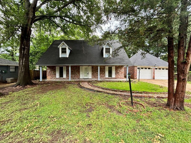 Primary Photo - 1702 Rosemont Cir