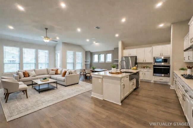 Building Photo - 337 Alicante Ln