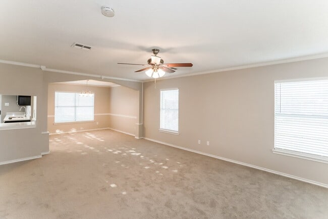 Building Photo - 2801 Yukon Dr