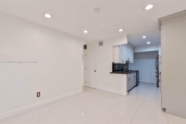 Building Photo - 4576 SW 139th Ct