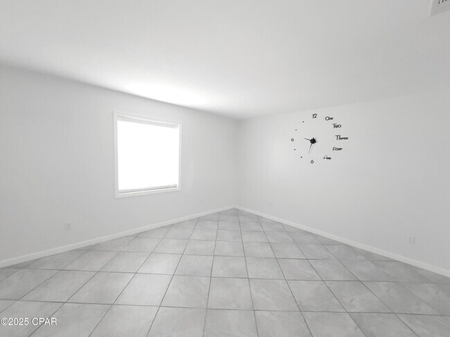 Building Photo - 325 Alexander Dr