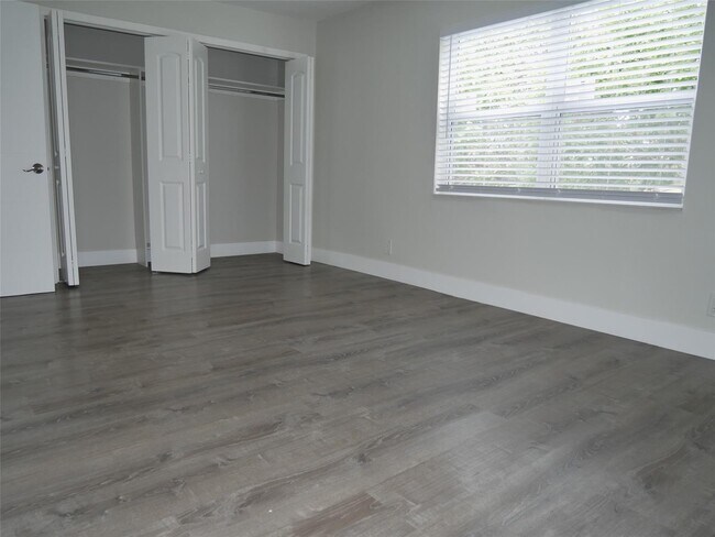 Foto del edificio - 7347 NW 75th St
