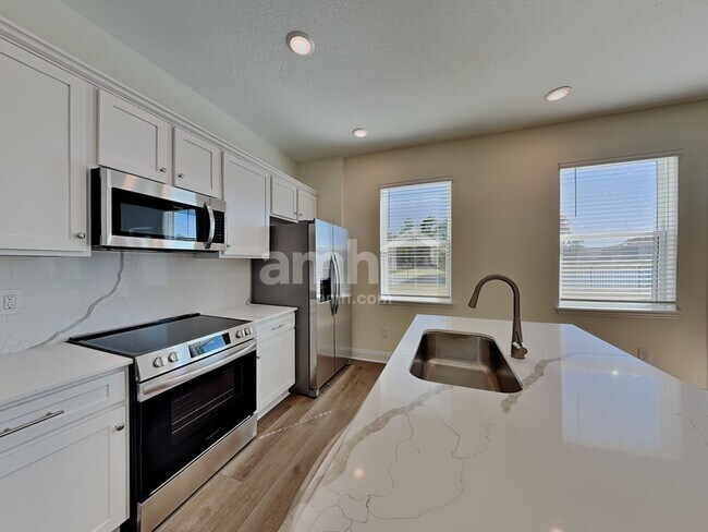 Building Photo - 2567 Feather Crst Dr