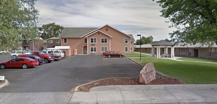 Building Photo - 986 W Juniper Ave