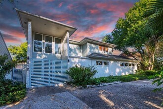 Building Photo - 810 Ivy Wall Dr