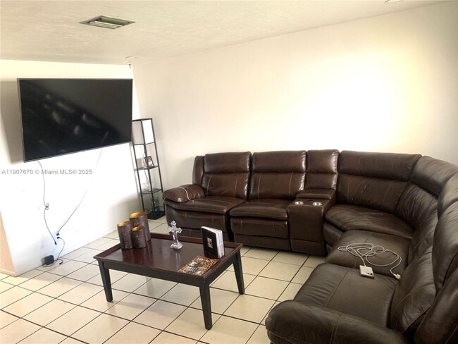 Foto del edificio - 5930 NW 20th St