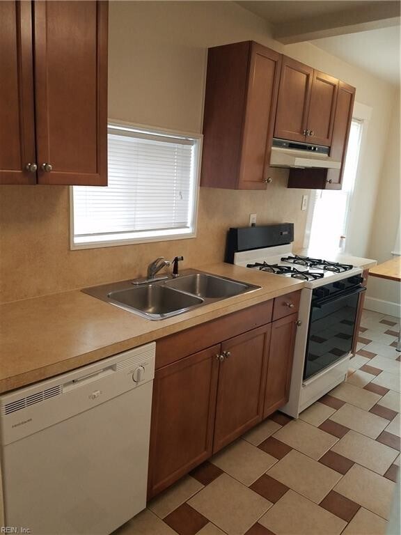 Building Photo - 225 Beechwood Ave-Norfolk Available March 1