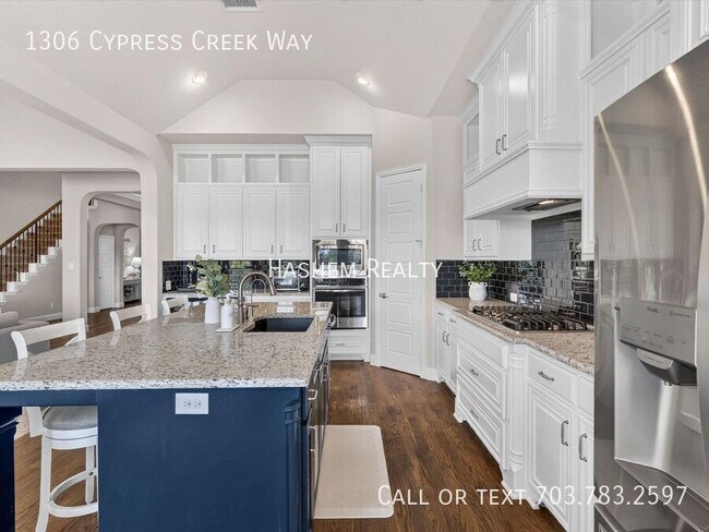 Foto del edificio - 1306 Cypress Creek Way