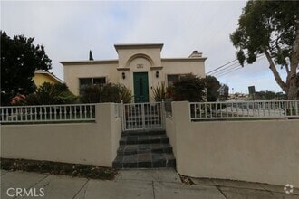 Building Photo - 500 N Irena Ave