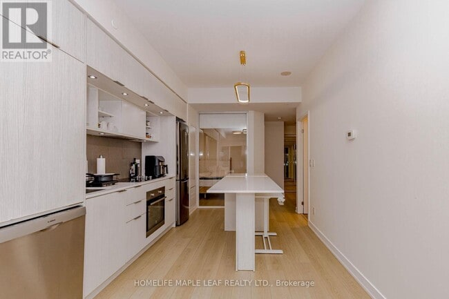 Photo du bâtiment - 55 Regent Park Blvd