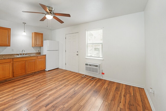 Building Photo - 720 Pritchett Ln