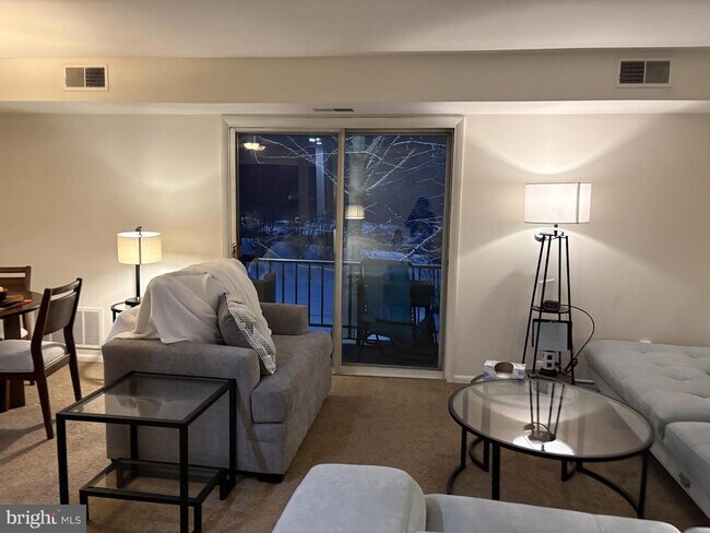 Foto del edificio - 7 Rockford Rd