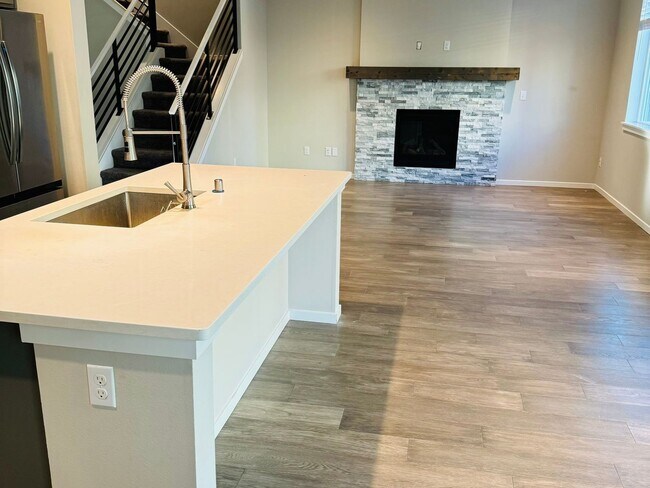 Foto del edificio - 5 Bedroom Single Family Home in Lake Stevens