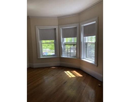 Building Photo - 1572 Beacon St