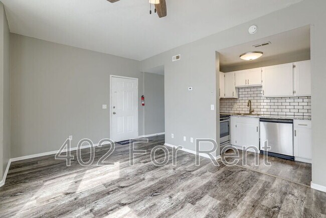 Building Photo - 210 S 24th St