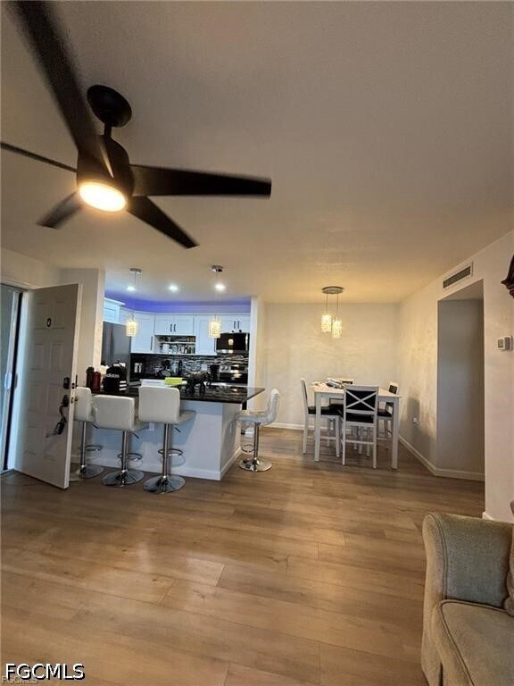 Foto del edificio - 5713 Foxlake Dr